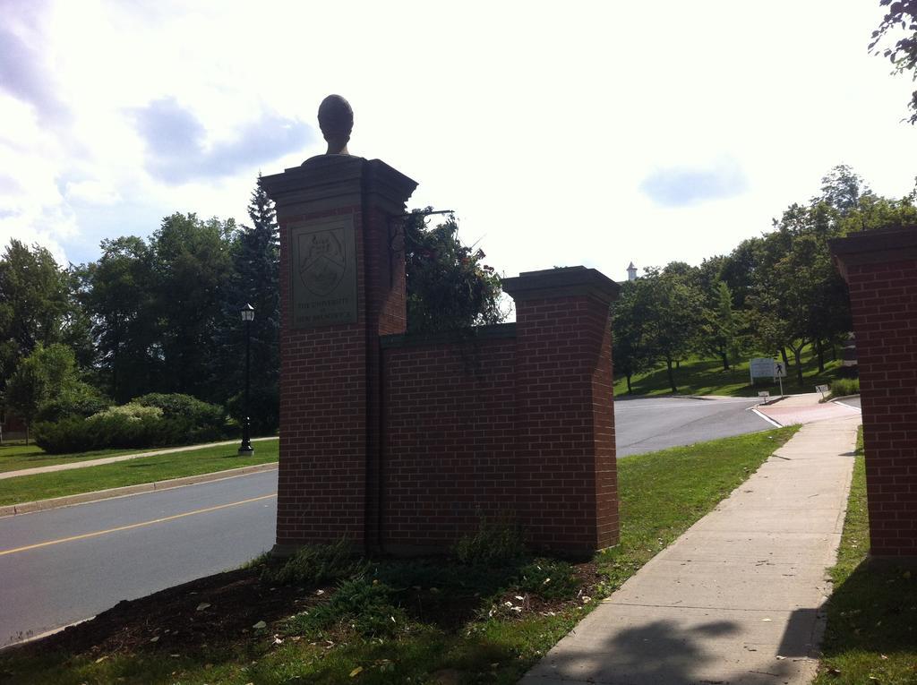 Unb Fredericton Accommodations ภายนอก รูปภาพ