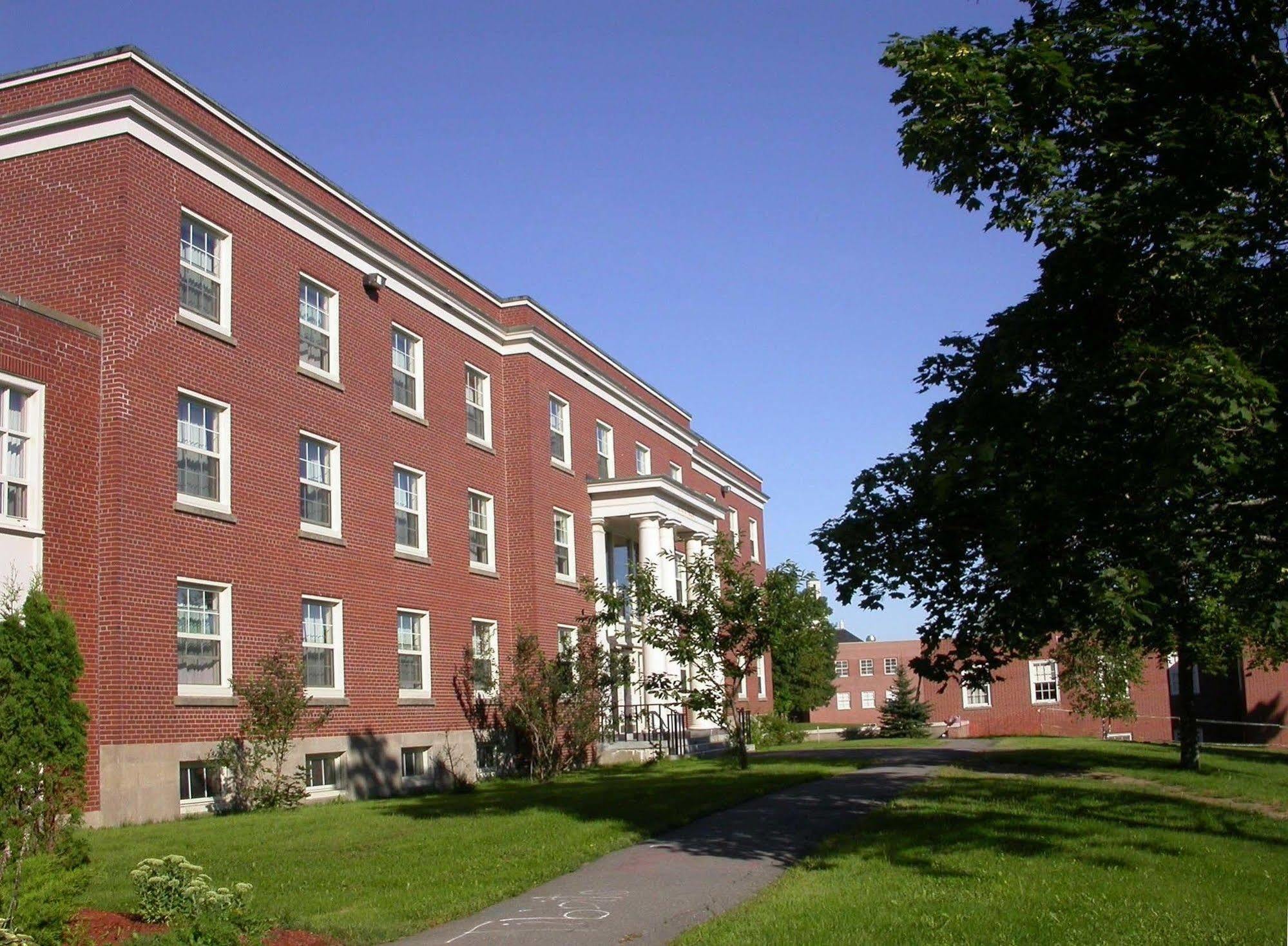 Unb Fredericton Accommodations ภายนอก รูปภาพ