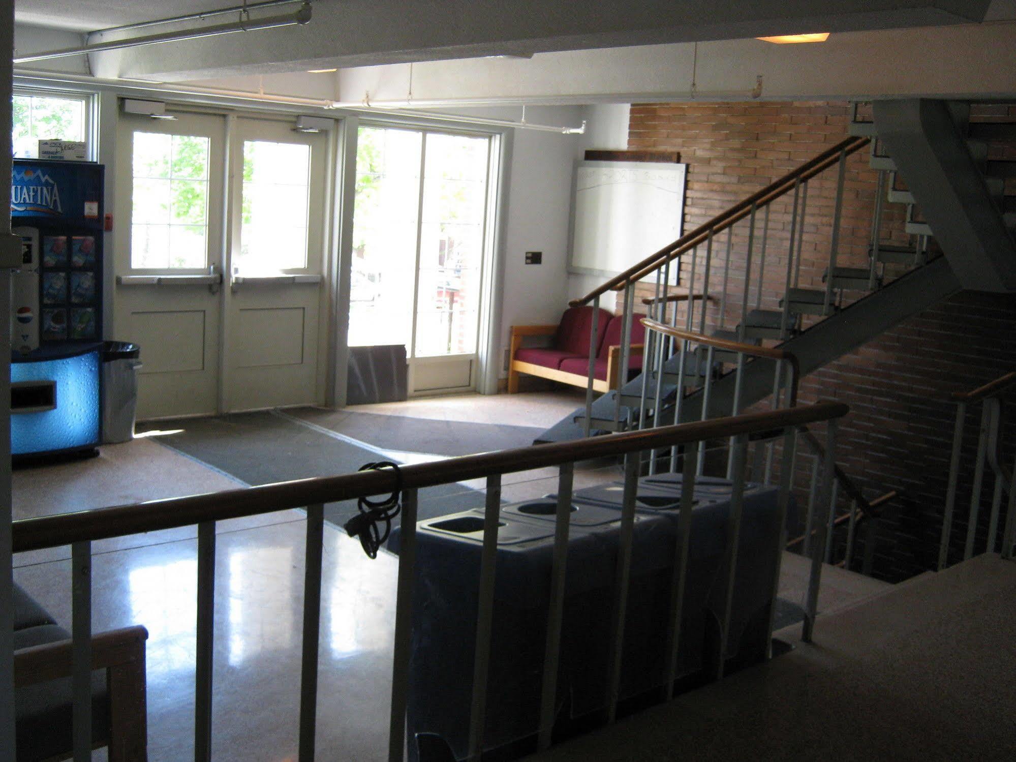 Unb Fredericton Accommodations ภายนอก รูปภาพ