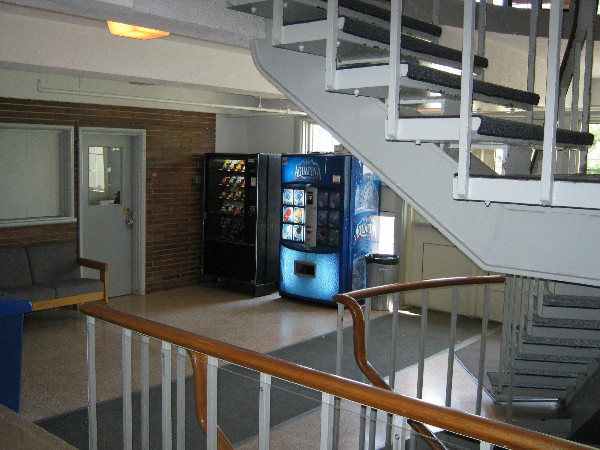 Unb Fredericton Accommodations ภายนอก รูปภาพ