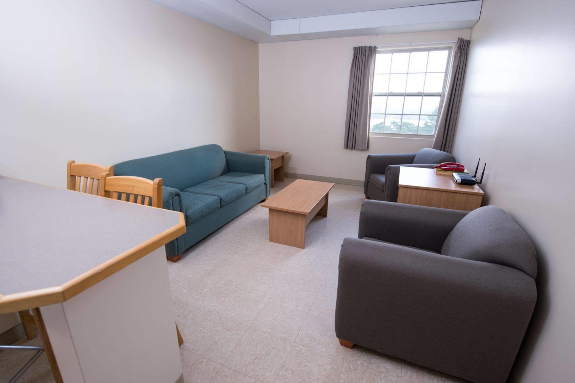 Unb Fredericton Accommodations ภายนอก รูปภาพ