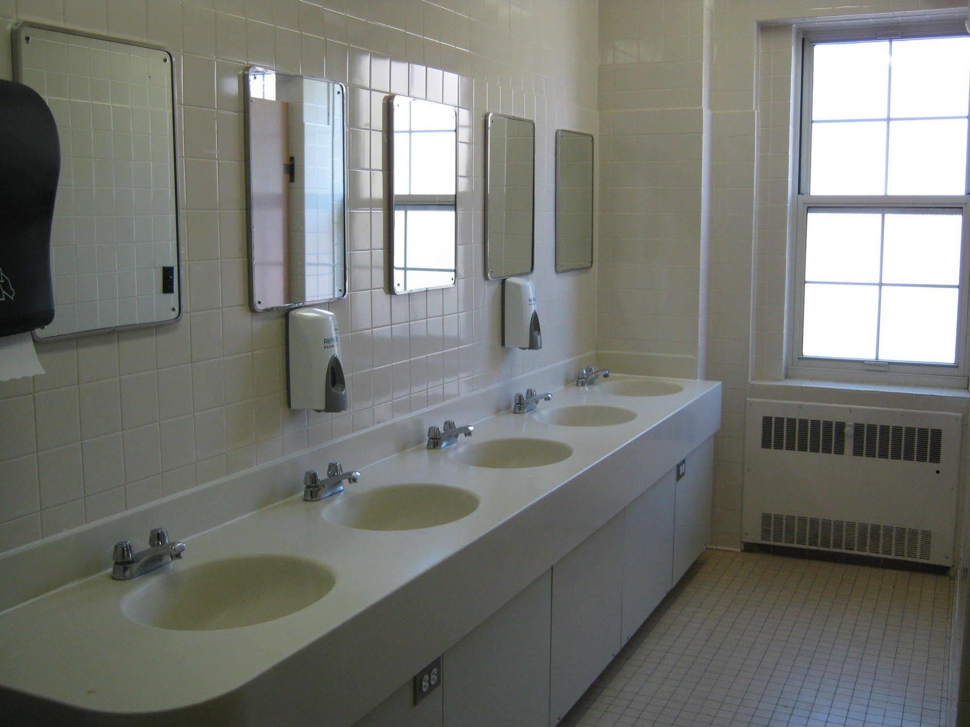 Unb Fredericton Accommodations ภายนอก รูปภาพ