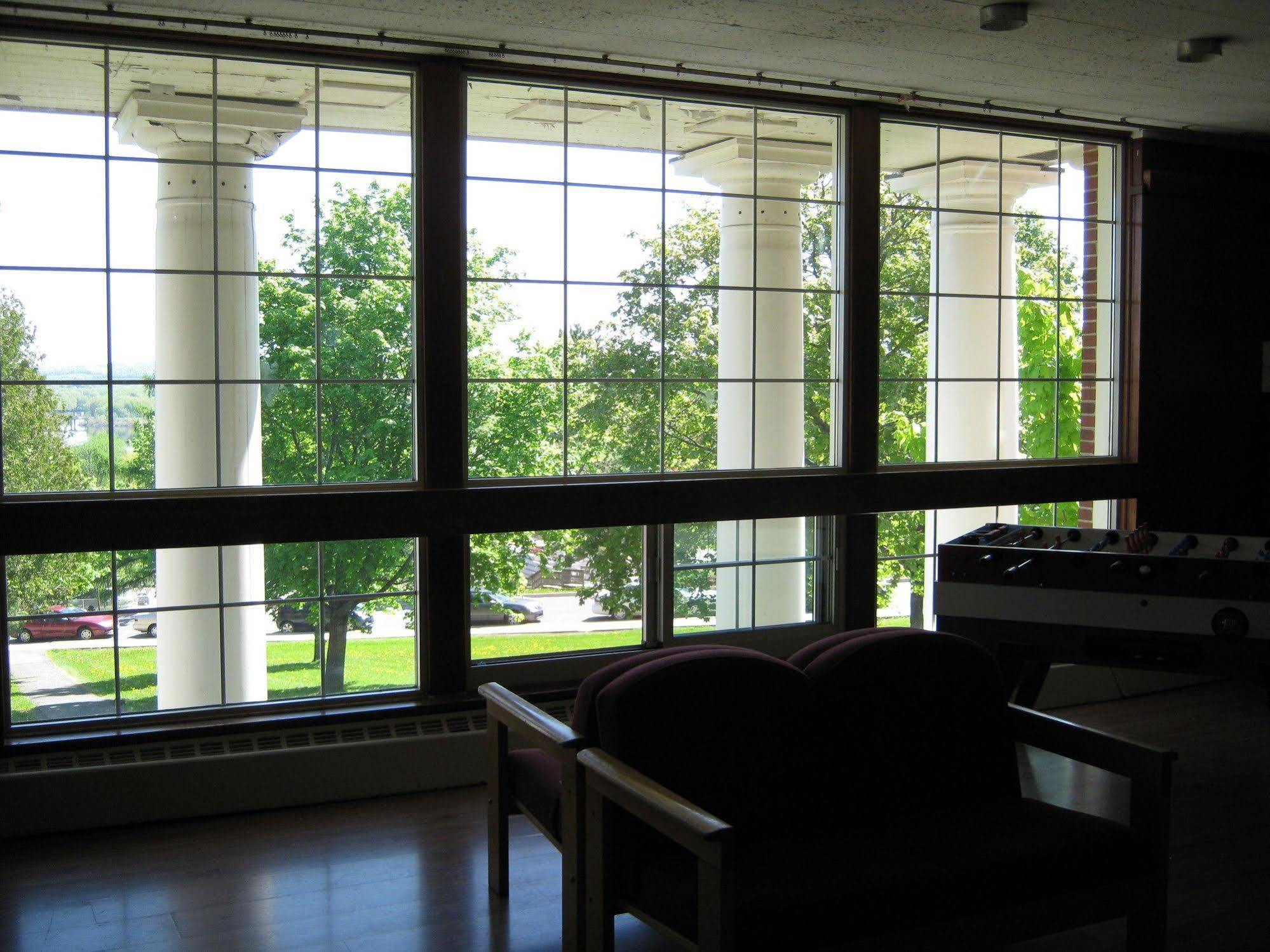 Unb Fredericton Accommodations ภายนอก รูปภาพ