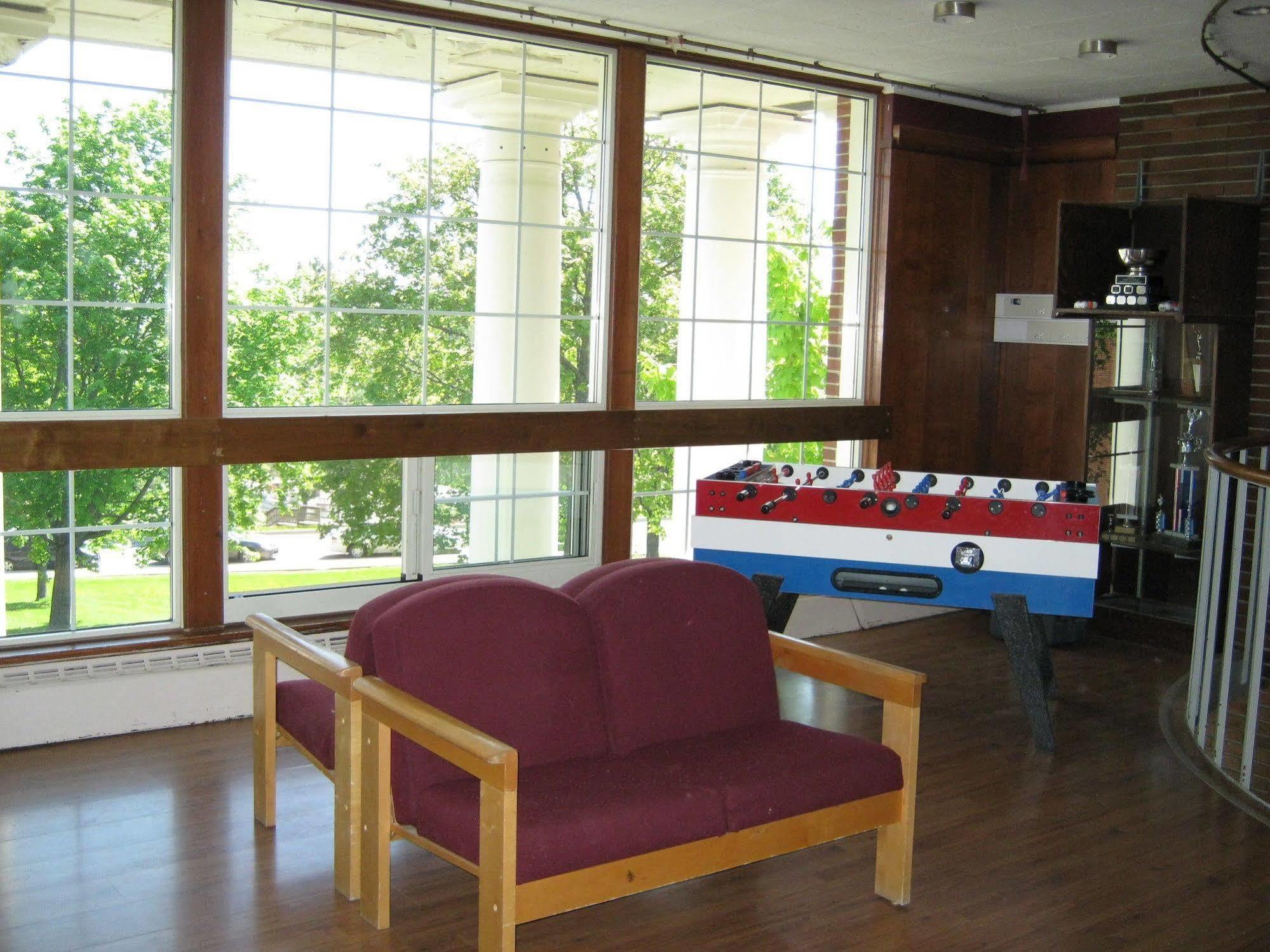 Unb Fredericton Accommodations ภายนอก รูปภาพ
