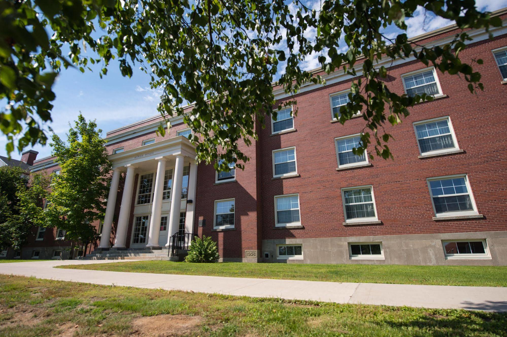 Unb Fredericton Accommodations ภายนอก รูปภาพ